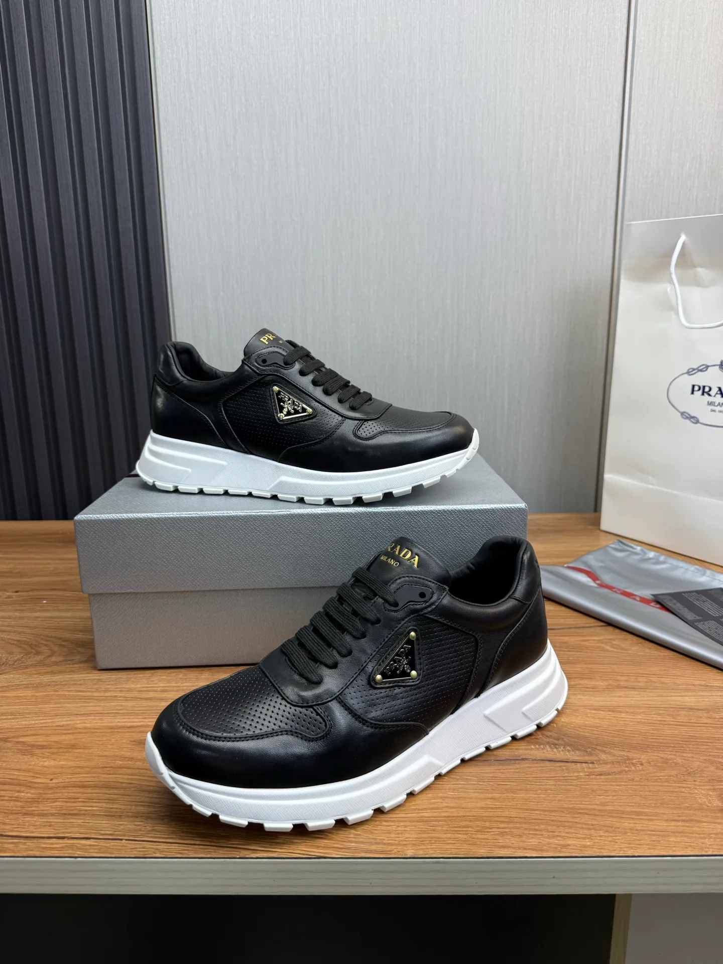 Men's shoes 💰580💰 [PRADA] Men's shoes are popular in the counter, official website is synchronized, 1 high-quality shipment ✔️Original cowhide punching + cowhide lining, 1🆚1 replica, original sole, 38-45 (45 customized, non-refundable)